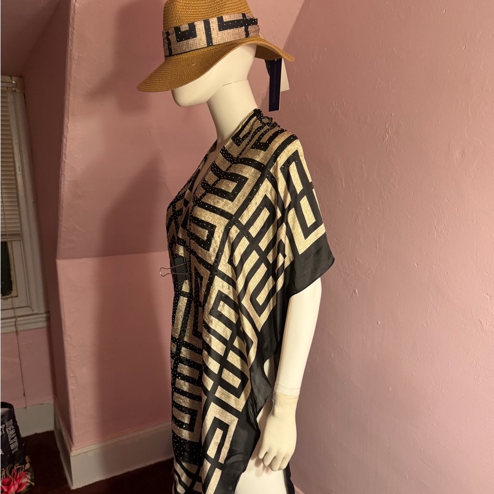 Adrienne Vatilini kimono & hat set black